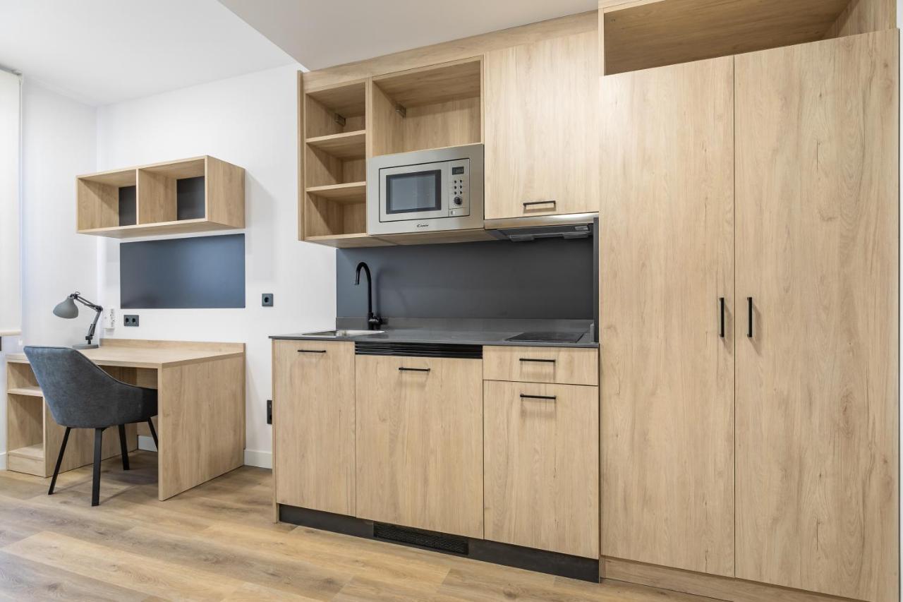 Micampus Xaudaro Student Residence Madrid Exteriör bild
