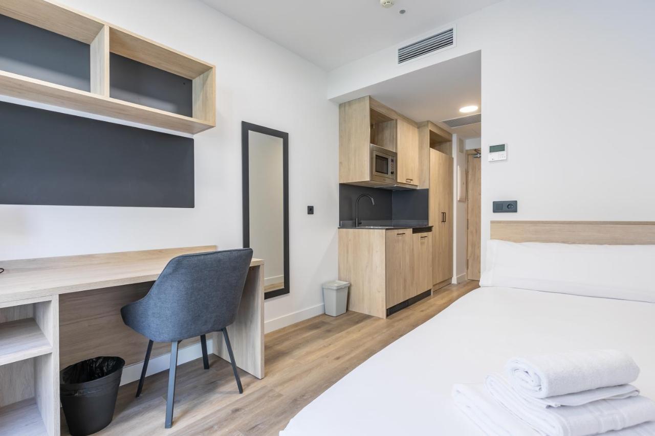 Micampus Xaudaro Student Residence Madrid Exteriör bild